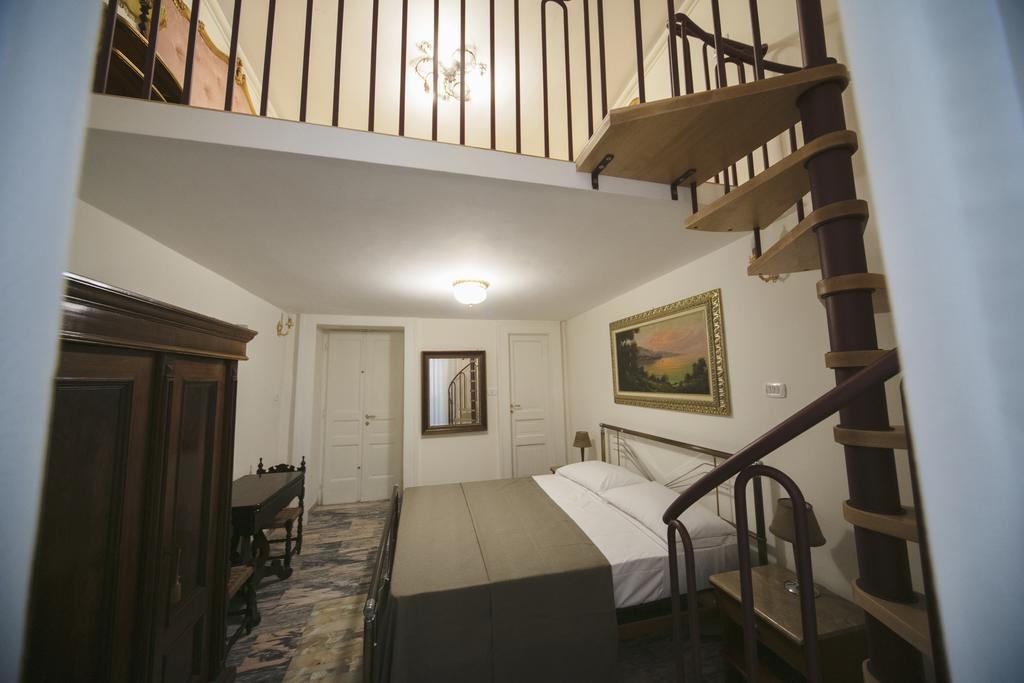 Area Angioina Suites Neapel Exterior foto