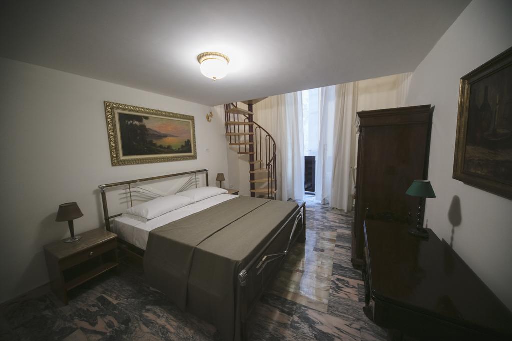 Area Angioina Suites Neapel Exterior foto