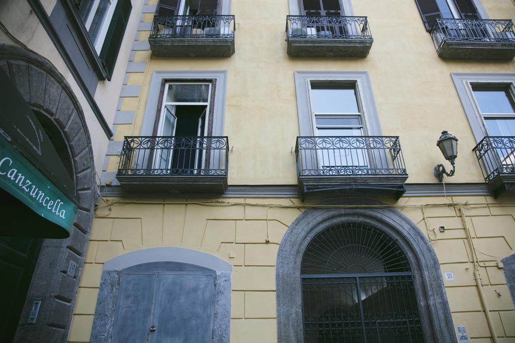 Area Angioina Suites Neapel Exterior foto