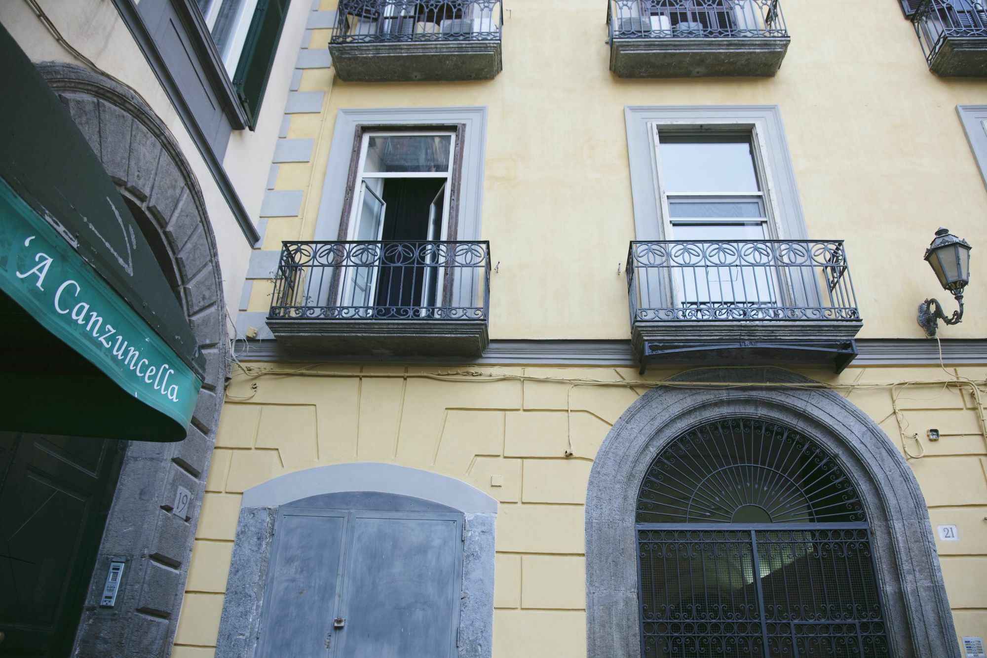 Area Angioina Suites Neapel Exterior foto